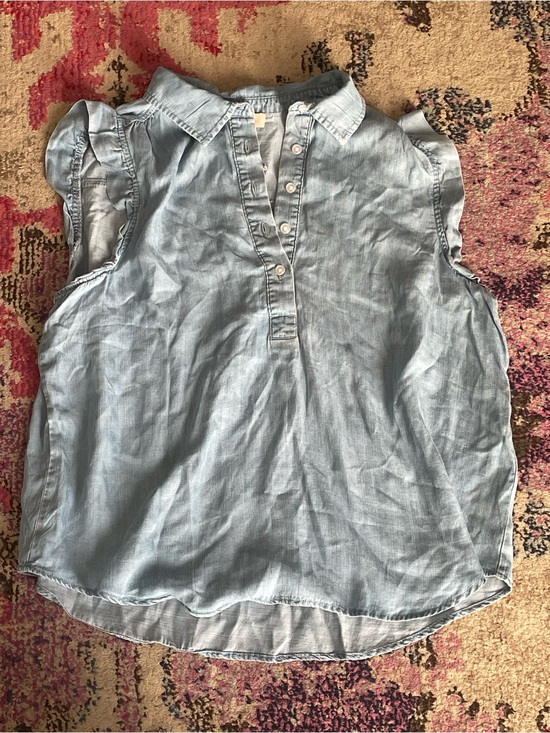 LOFT Tops - LOFT Light Blue Chambray Button-Front Top
